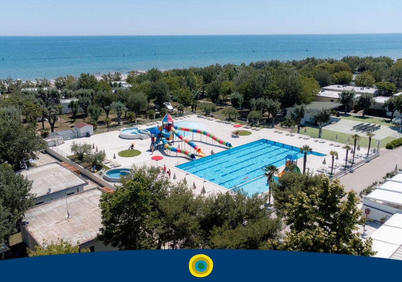 Club Del Sole Stork Family Collection Hotel Giulianova Exterior foto