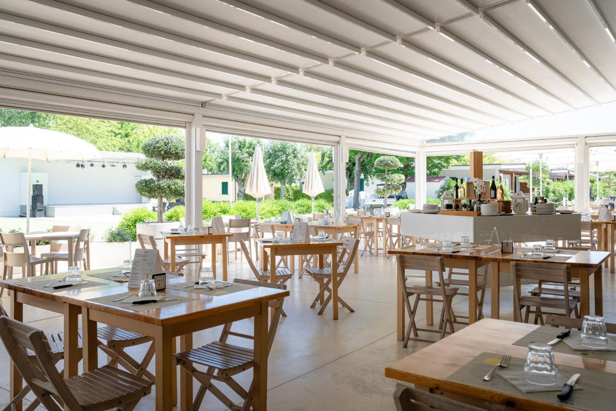 Club Del Sole Stork Family Collection Hotel Giulianova Exterior foto