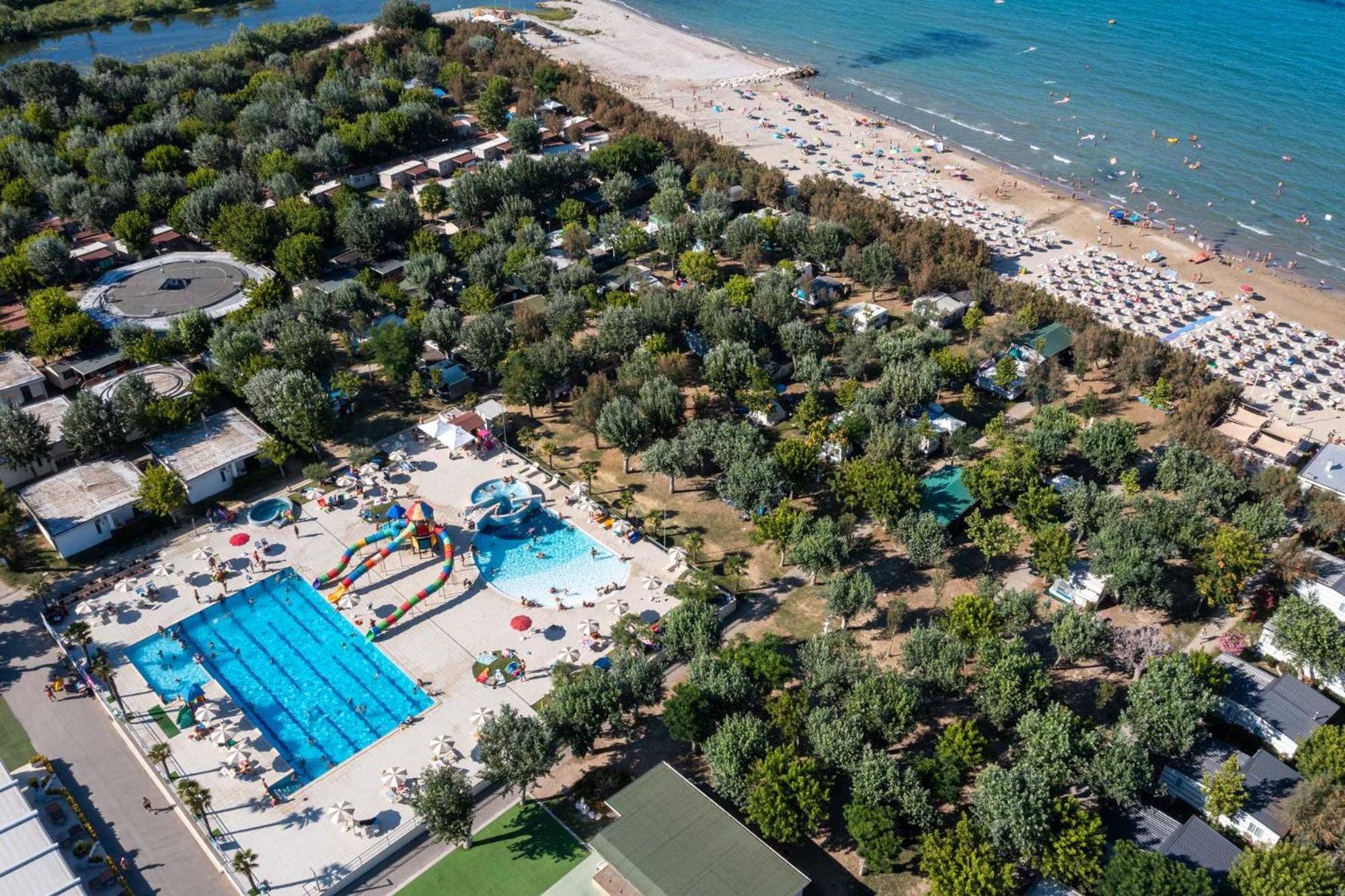 Club Del Sole Stork Family Collection Hotel Giulianova Exterior foto
